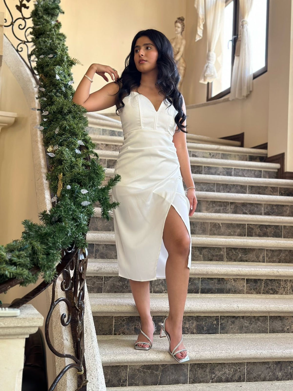 Vestido de tirantes finos.