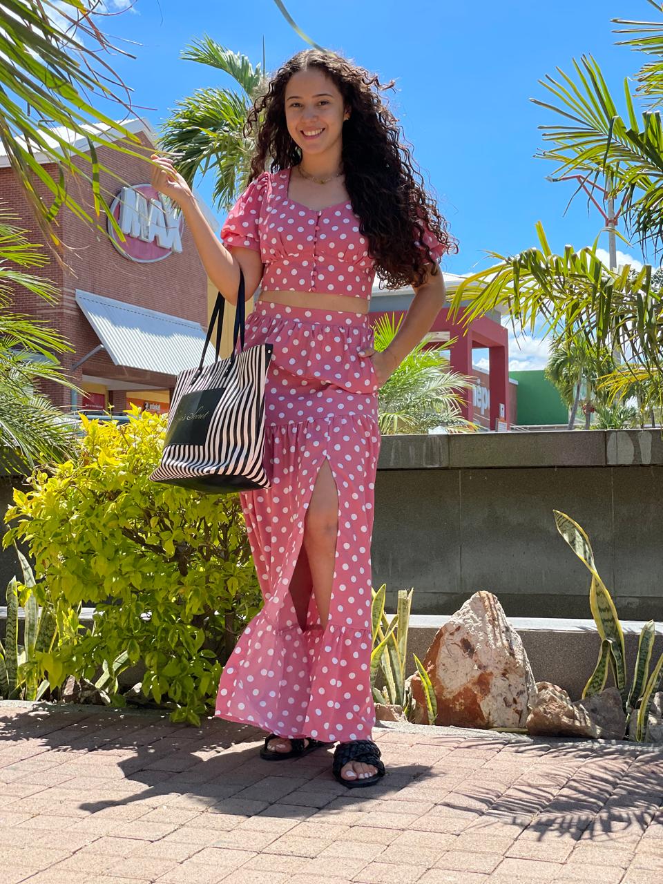 Conjunto falda/blusa corta