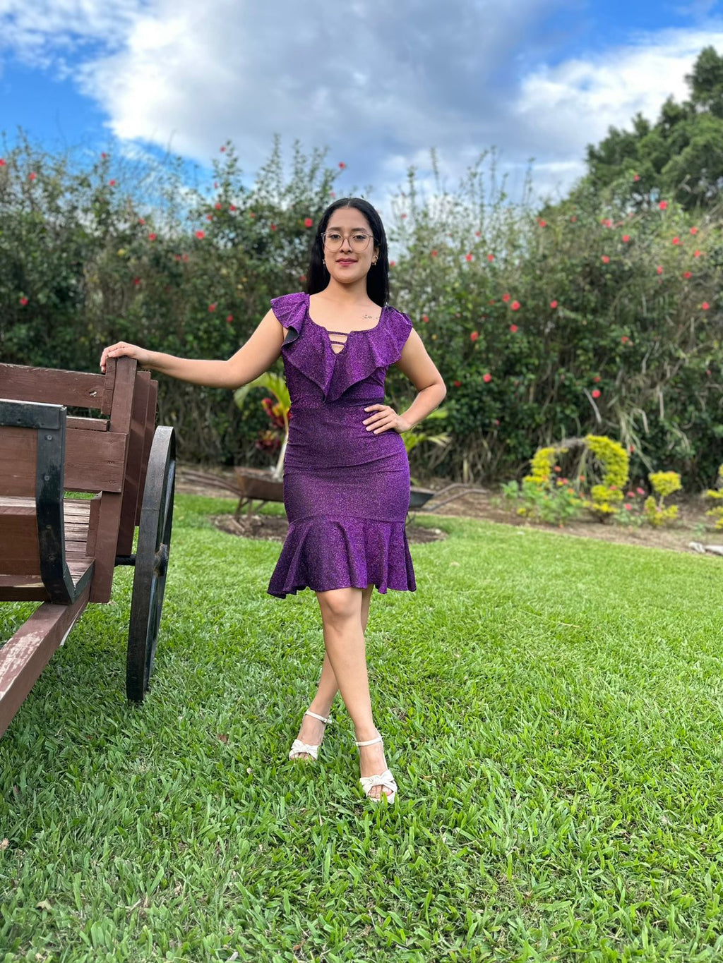 Vestido corto pegado