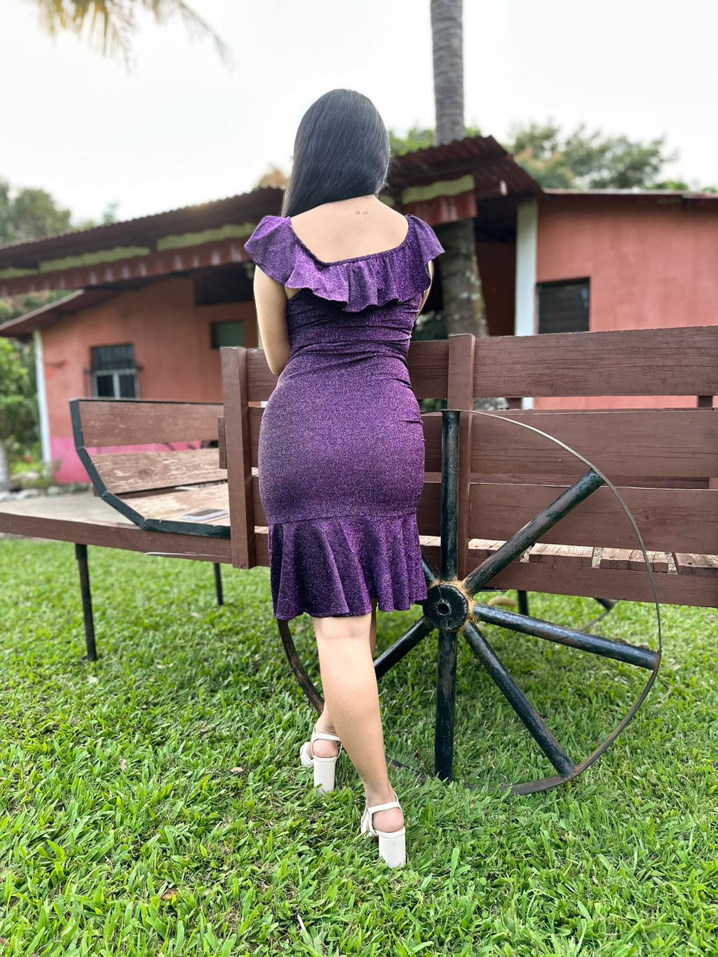 Vestido corto pegado