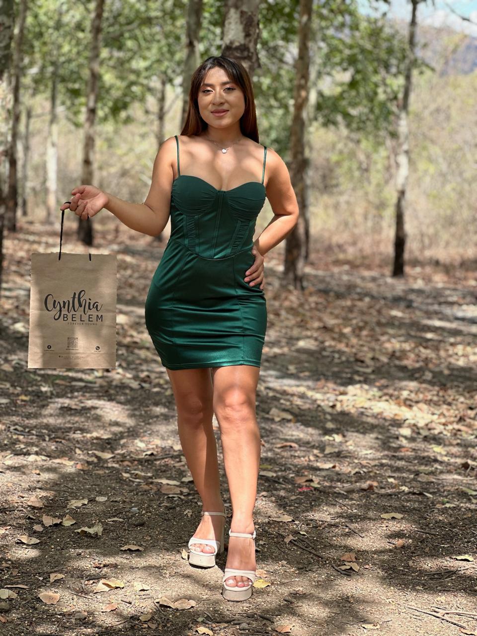 VESTIDO CORTO TALLADO