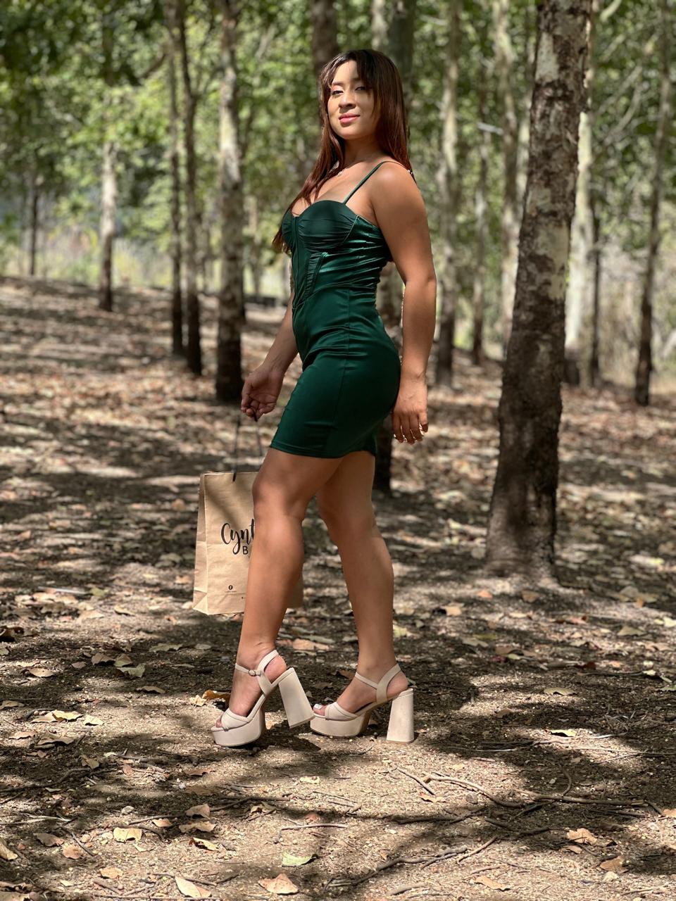 VESTIDO CORTO TALLADO