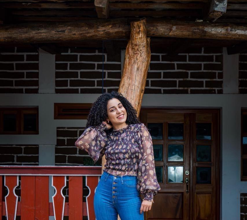 BLUSA MANGA LARGA FLOREADA