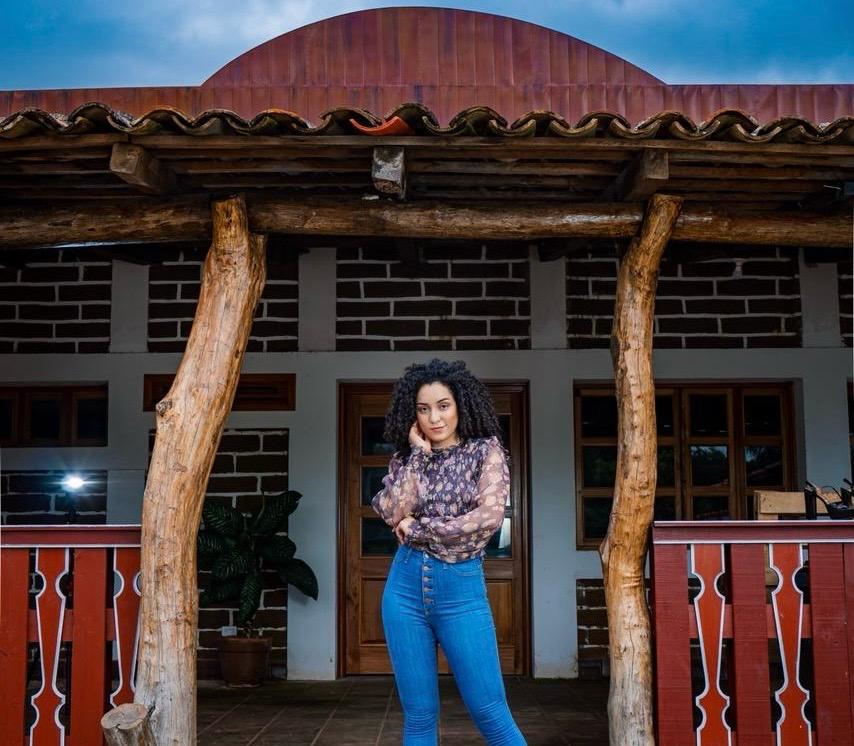 BLUSA MANGA LARGA FLOREADA