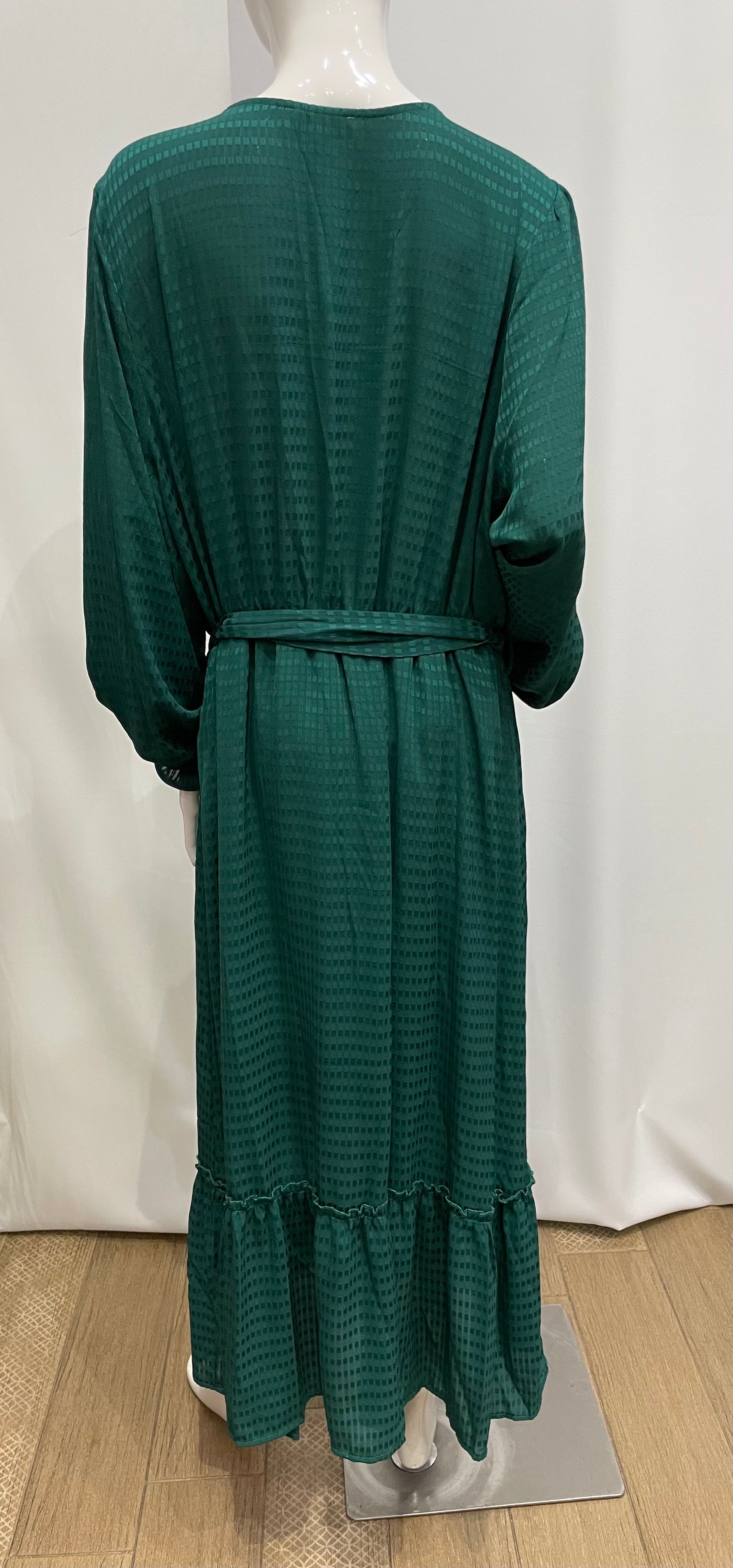 Vestido plus manga larga