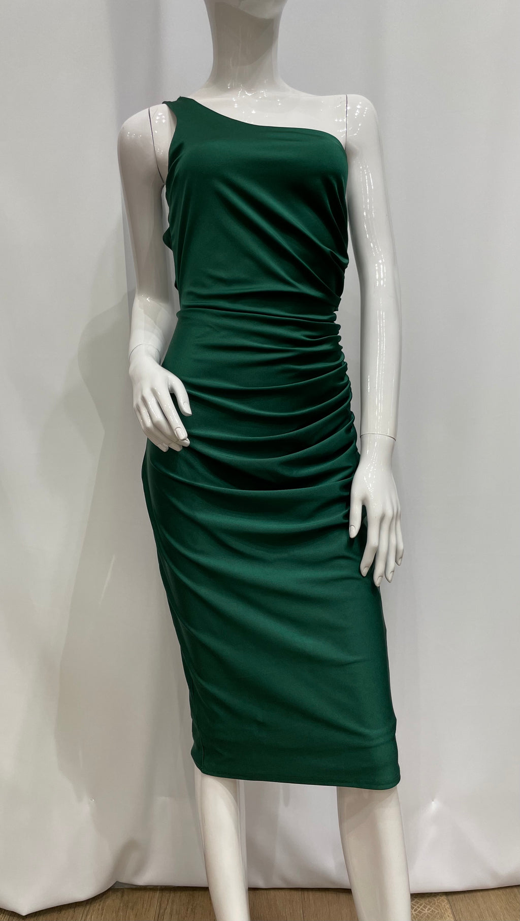 Vestido largo tallado