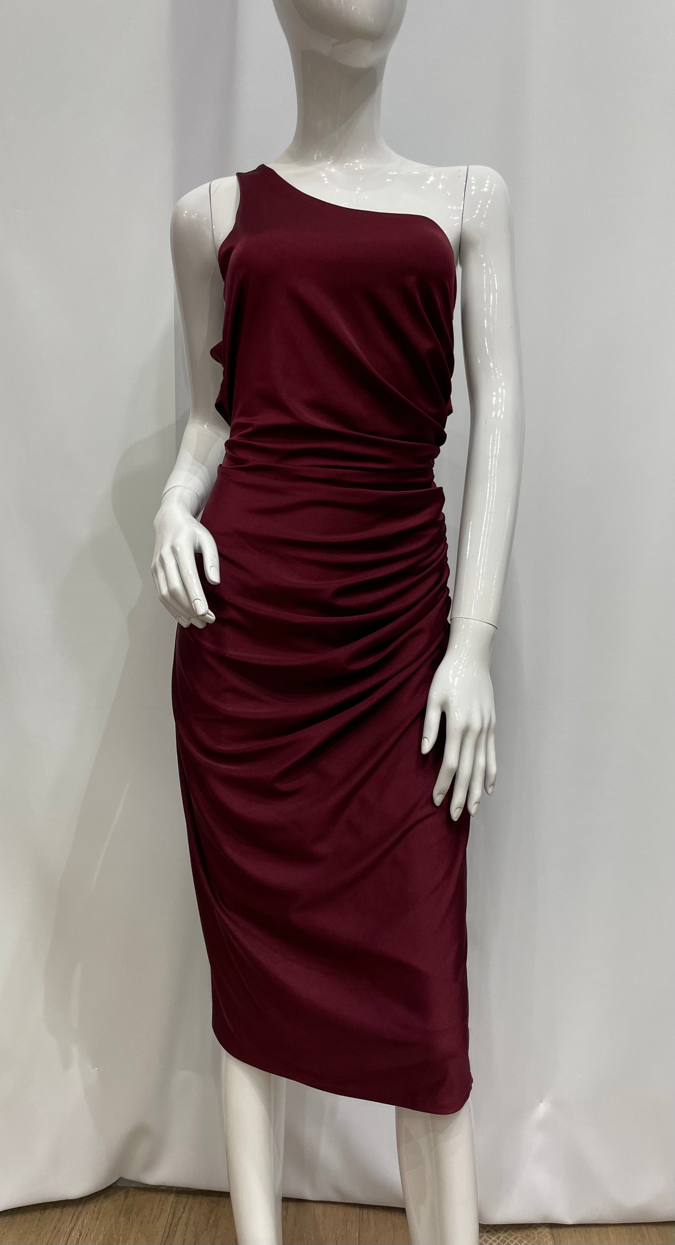 Vestido largo tallado