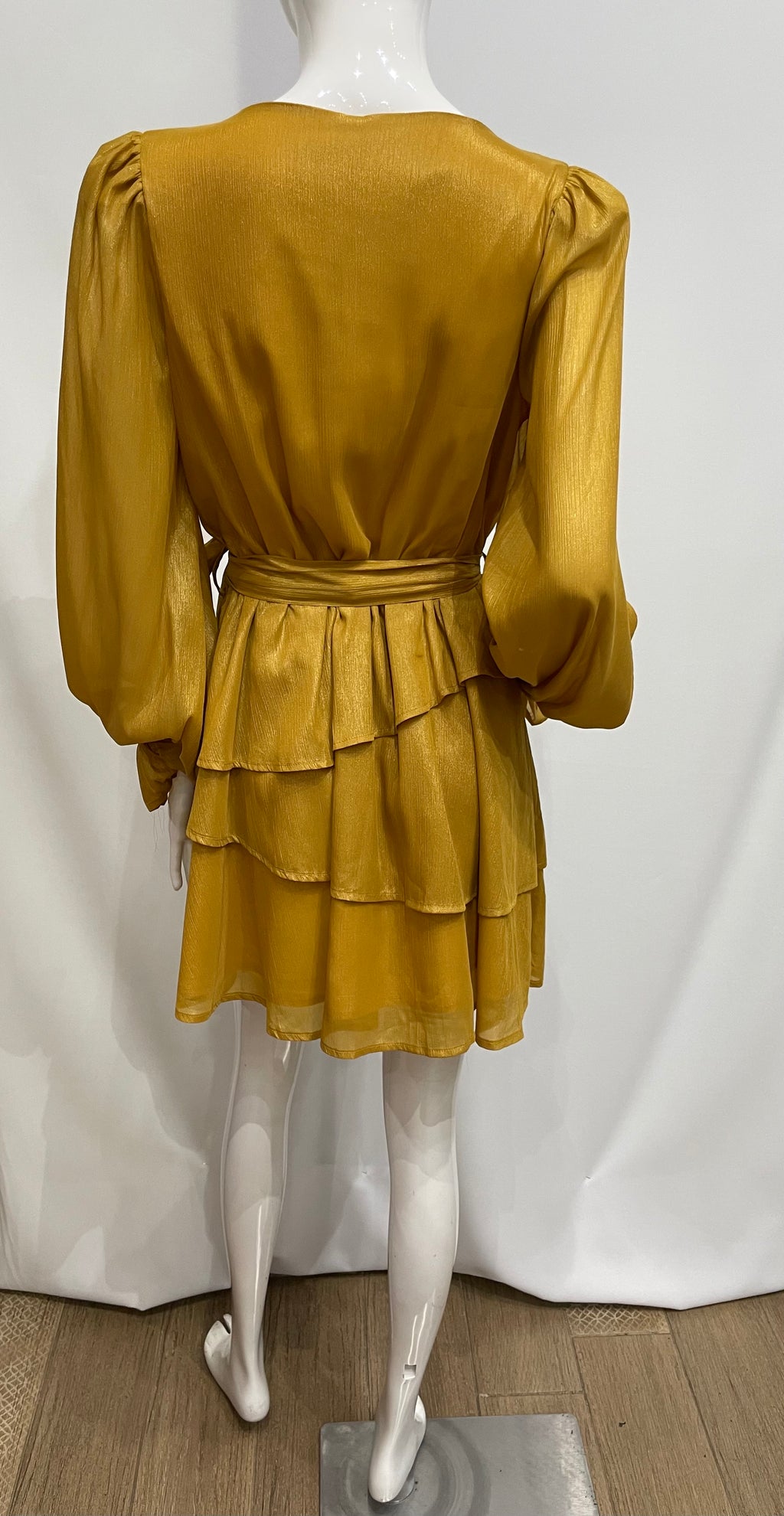 Vestido corto manga larga