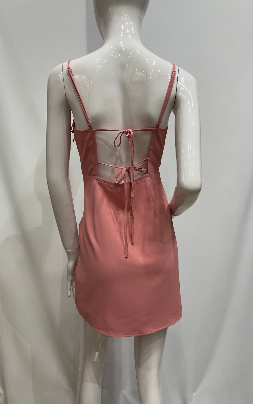 Vestido corto de tirantes