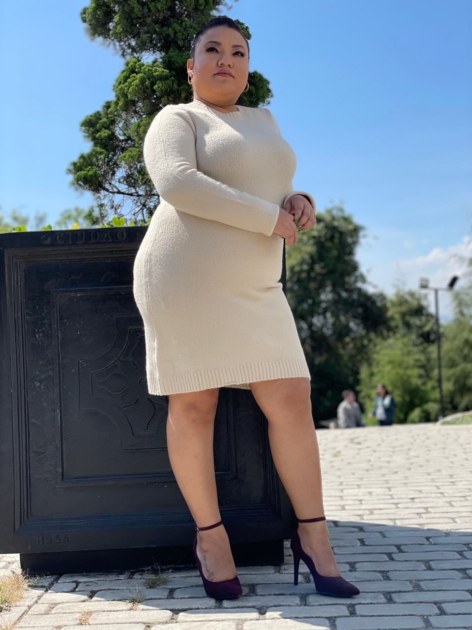 VESTIDO TALLADO