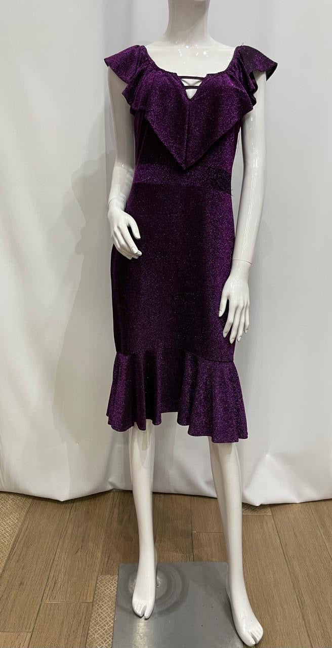 Vestido corto pegado